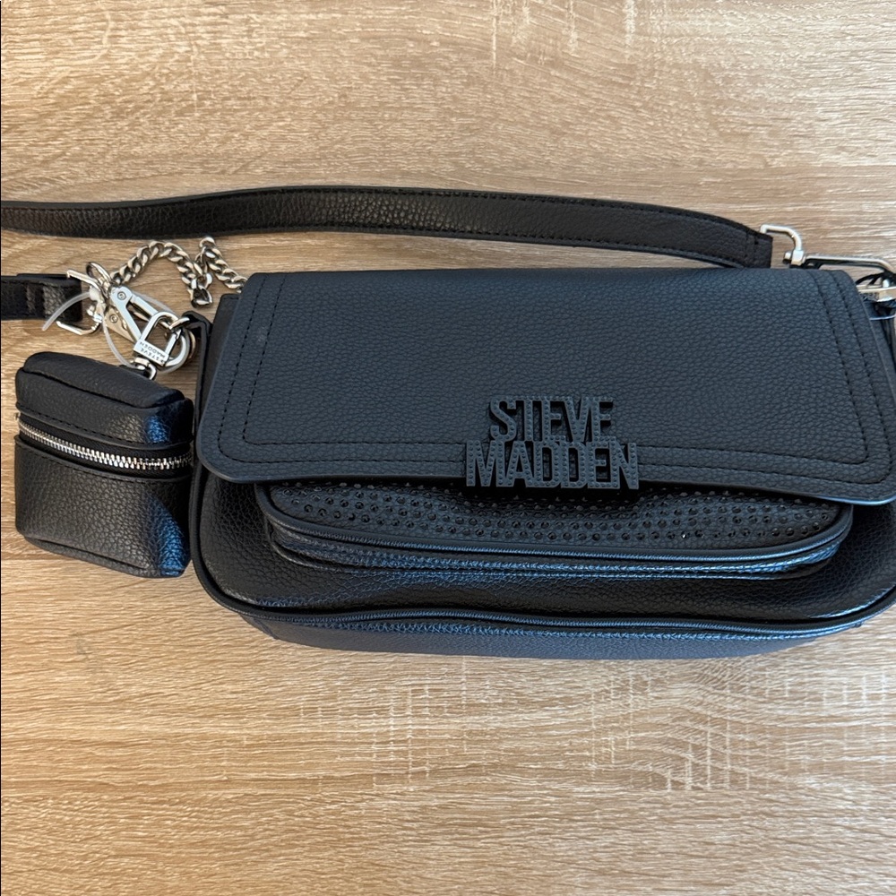 Steve Madden Black Crossbody Bag with Chain and iPod Case NWT
